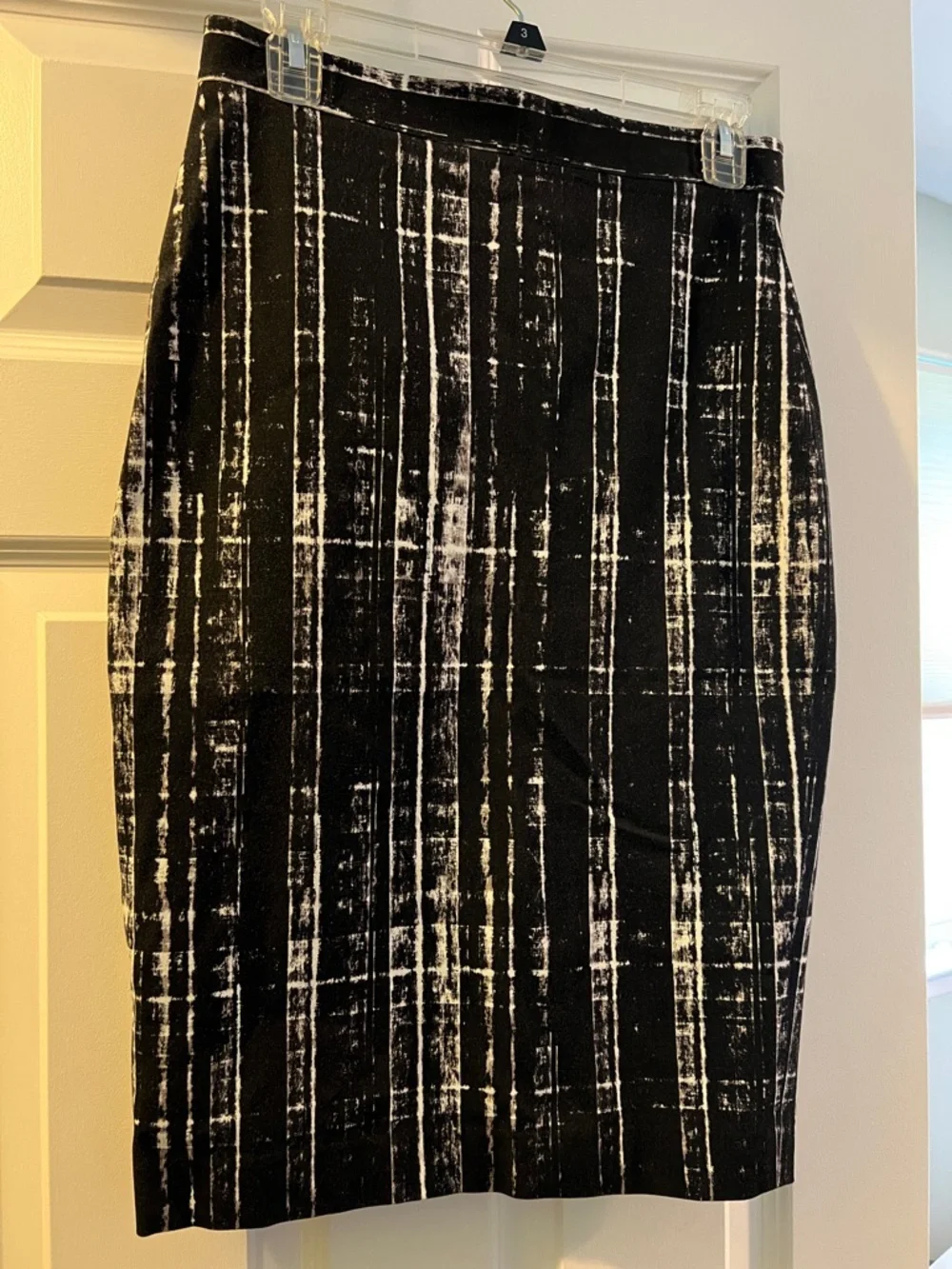 Banana Republic Black & White Vertical Stripe Pencil Skirt - Picture 1 of 3
